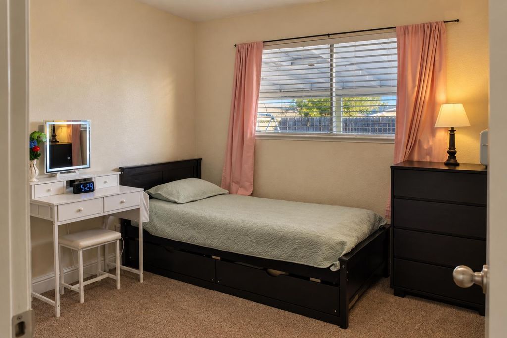 Image 7 of property listing at 2139 Hicks Street, Selma, CA 93662