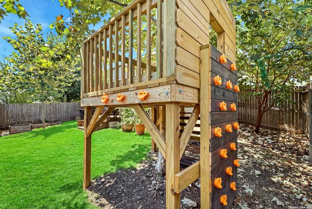 24266 Invitation Oak, San Antonio, TX 78261
