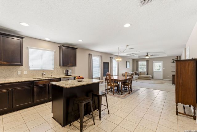 24266 Invitation Oak, San Antonio, TX 78261