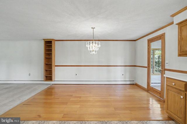 2715 RESERVOIR RD, Spring Grove, PA 17362