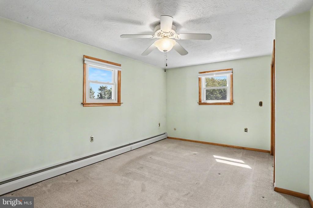 Image 15 of property listing at 2715 RESERVOIR RD, Spring Grove, PA 17362