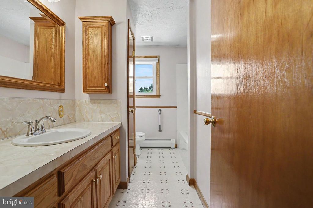 Image 19 of property listing at 2715 RESERVOIR RD, Spring Grove, PA 17362