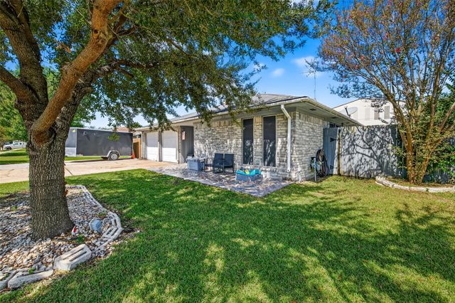 11731 Alamo Drive, La Porte, TX 77571