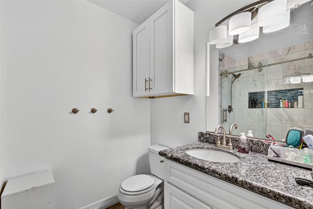 11731 Alamo Drive, La Porte, TX 77571