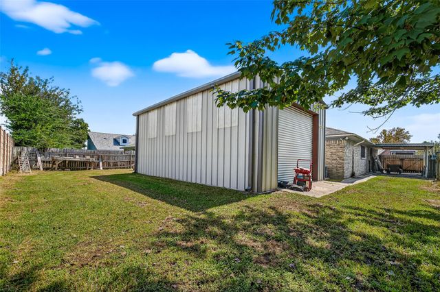 11731 Alamo Drive, La Porte, TX 77571