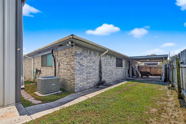 11731 Alamo Drive, La Porte, TX 77571