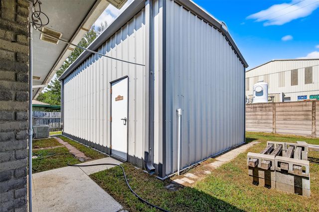 11731 Alamo Drive, La Porte, TX 77571