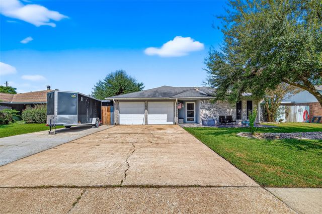 11731 Alamo Drive, La Porte, TX 77571