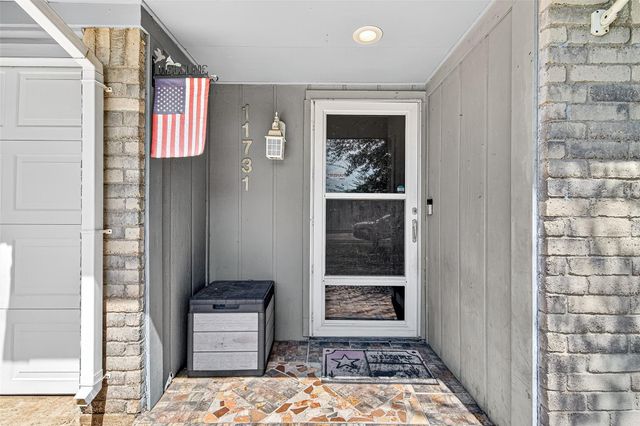 11731 Alamo Drive, La Porte, TX 77571
