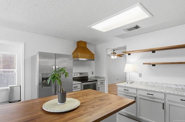 6339 Higbee Mill, San Antonio, TX 78247