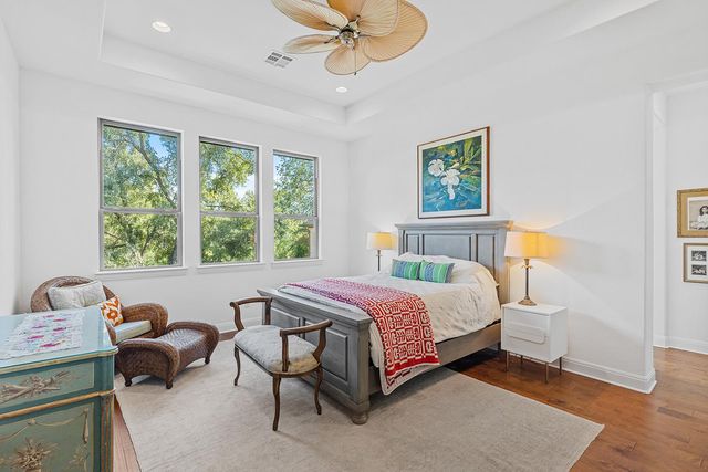 129 Hollytree CT, Georgetown, TX 78628