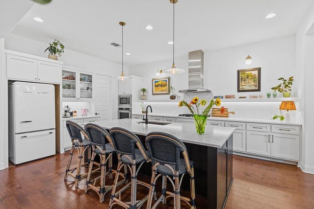 129 Hollytree CT, Georgetown, TX 78628
