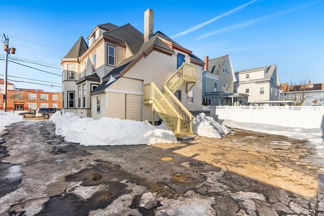 238 Essex St, Lynn, MA 01902