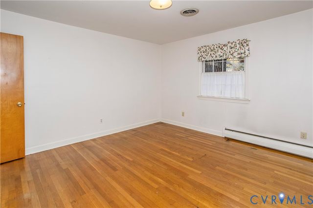 3408 N Radford Dr, Hopewell, VA 23860