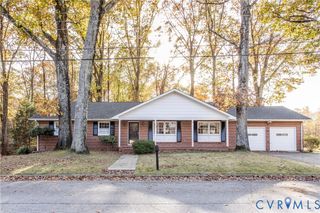 3408 N Radford Dr, Hopewell, VA 23860