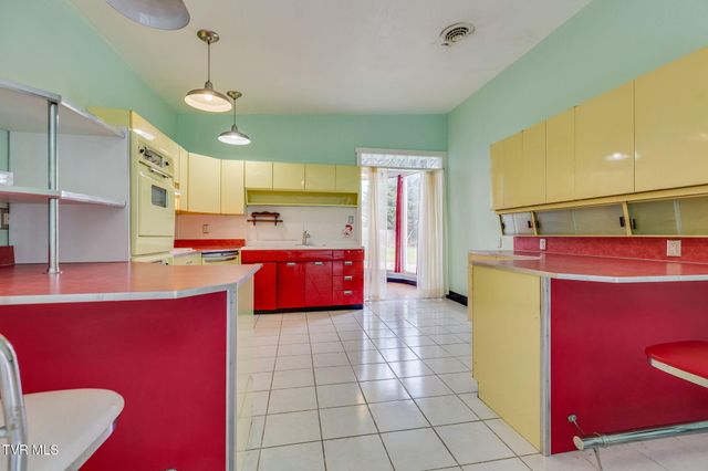 16038 Lee Highway, Bristol, VA 24202