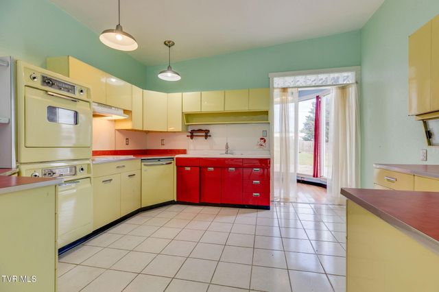 16038 Lee Highway, Bristol, VA 24202