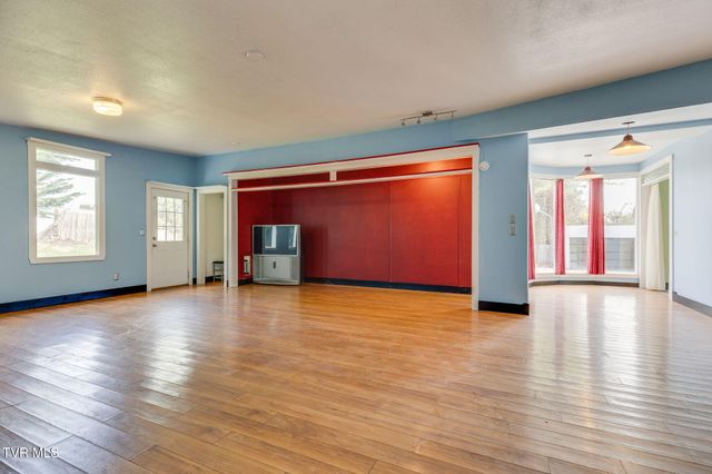 16038 Lee Highway, Bristol, VA 24202