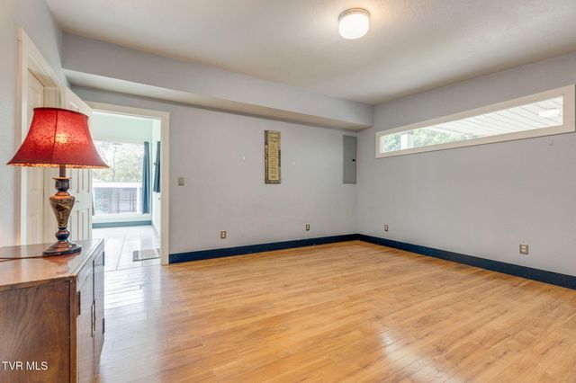 16038 Lee Highway, Bristol, VA 24202