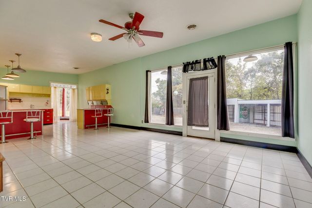 16038 Lee Highway, Bristol, VA 24202