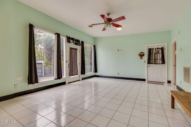 16038 Lee Highway, Bristol, VA 24202