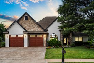 5077 Strathmore Station Drive, Rogers, AR 72758