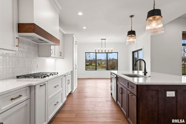 1807 WILLOW BEND, Chatham, IL 62629