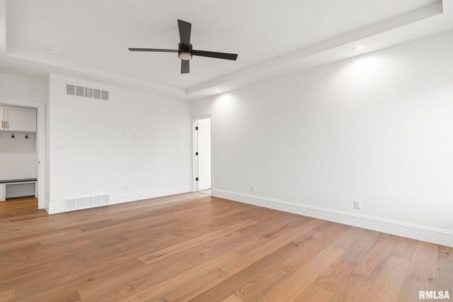 1807 WILLOW BEND, Chatham, IL 62629