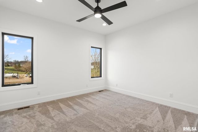 1807 WILLOW BEND, Chatham, IL 62629