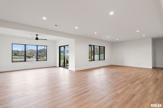 1807 WILLOW BEND, Chatham, IL 62629