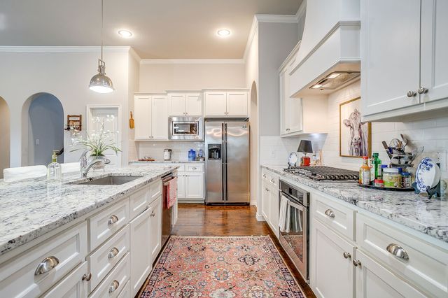 110 Parkview Drive, Aledo, TX 76008