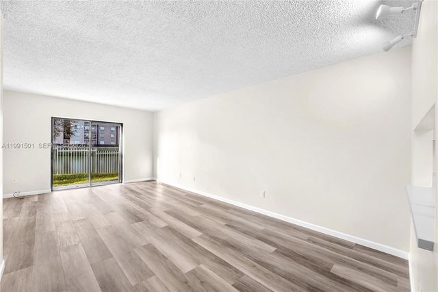 7668 SW 152nd Ave 2-107, Miami, FL 33193