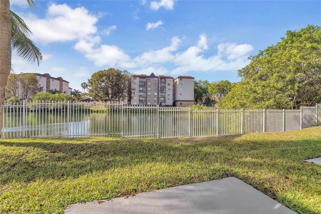 7668 SW 152nd Ave 2-107, Miami, FL 33193