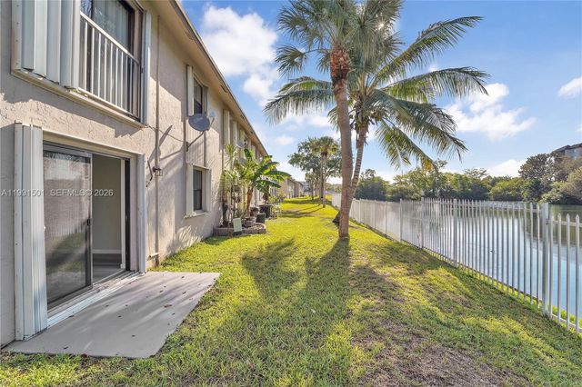 7668 SW 152nd Ave 2-107, Miami, FL 33193