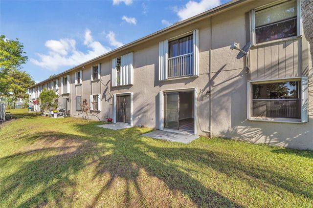 7668 SW 152nd Ave 2-107, Miami, FL 33193