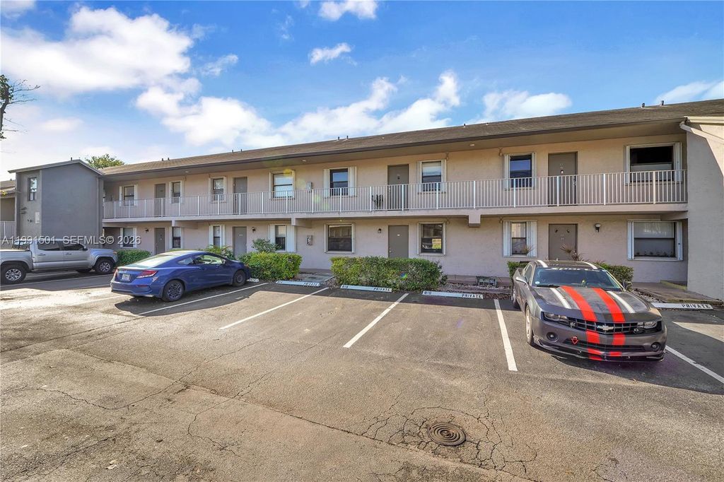 7668 SW 152nd Ave 2-107, Miami, FL 33193