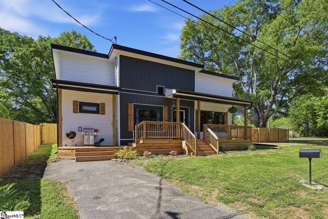 15 Littlejohn Street, Inman, SC 29349