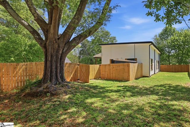 15 Littlejohn Street, Inman, SC 29349