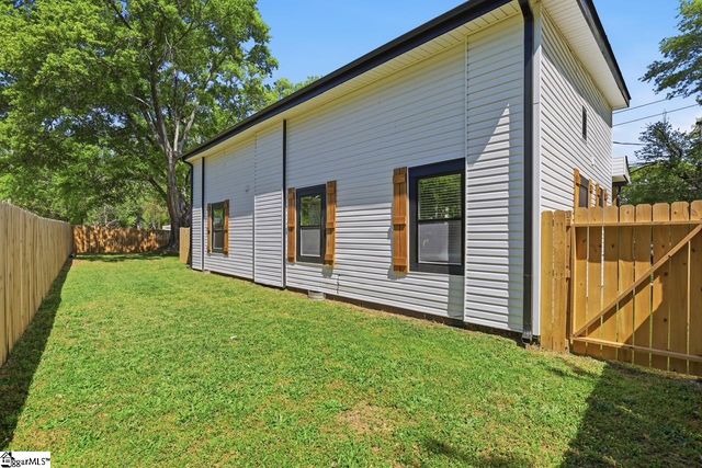 15 Littlejohn Street, Inman, SC 29349