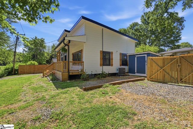 15 Littlejohn Street, Inman, SC 29349