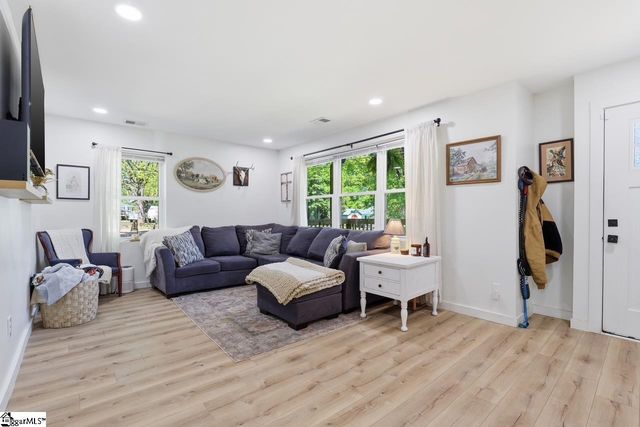 15 Littlejohn Street, Inman, SC 29349