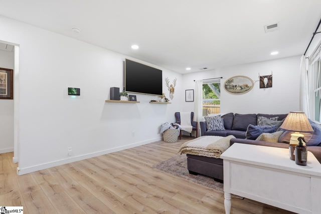 15 Littlejohn Street, Inman, SC 29349