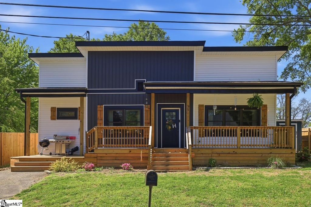 15 Littlejohn Street, Inman, SC 29349