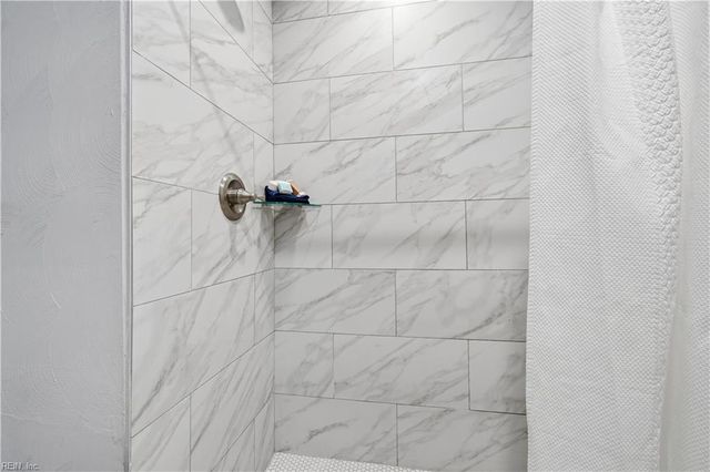 509 Norman LN, Virginia Beach, VA 23452