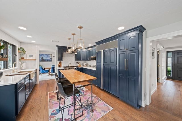 13 Woodvale Ave, Plymouth, MA 02360