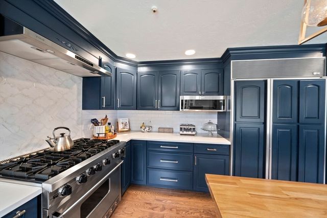 13 Woodvale Ave, Plymouth, MA 02360