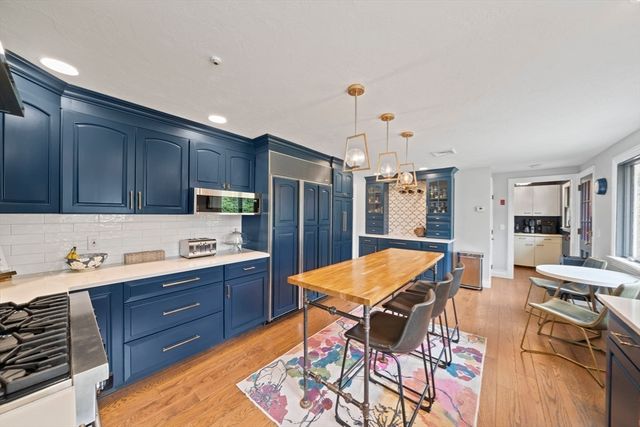 13 Woodvale Ave, Plymouth, MA 02360