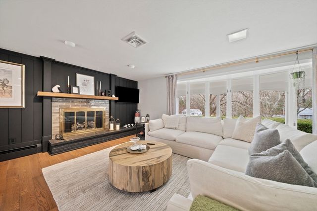 13 Woodvale Ave, Plymouth, MA 02360