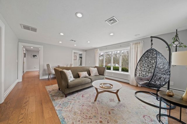 13 Woodvale Ave, Plymouth, MA 02360