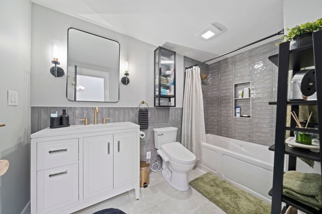 13 Woodvale Ave, Plymouth, MA 02360